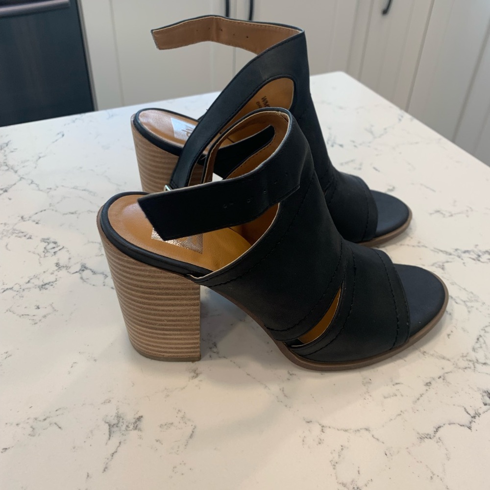 Dolce vita sandals